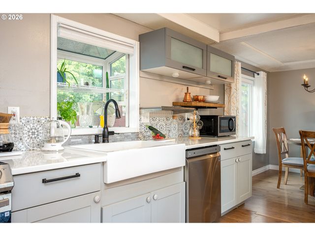 13560 Sw LOGAN St, Beaverton, OR 97005