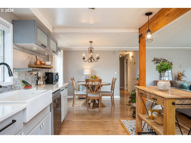 13560 Sw LOGAN St, Beaverton, OR 97005
