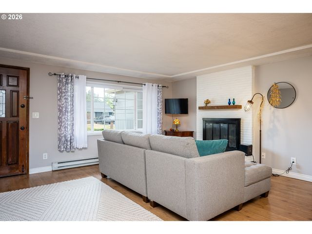 13560 Sw LOGAN St, Beaverton, OR 97005