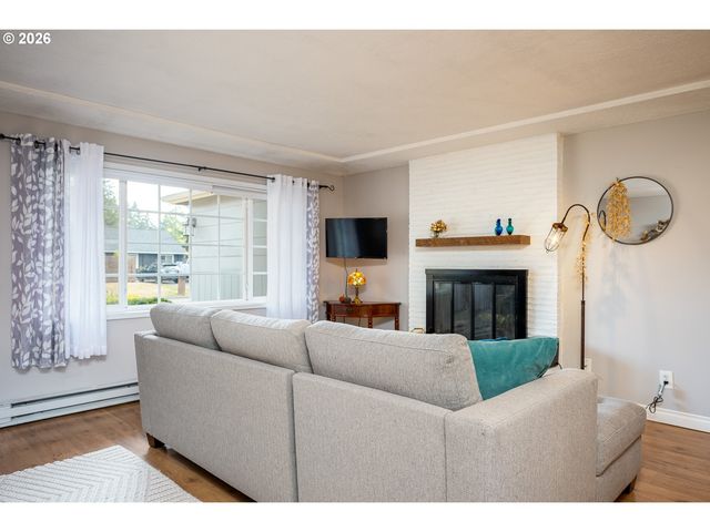 13560 Sw LOGAN St, Beaverton, OR 97005
