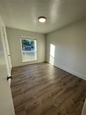 822 Johnnie Row, Seagoville, TX 75159