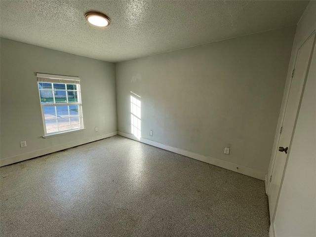 822 Johnnie Row, Seagoville, TX 75159