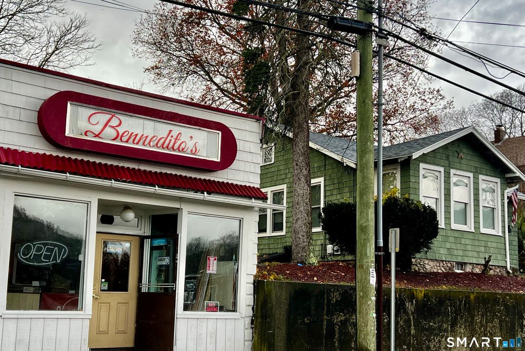 231 Poquonnock Road, Groton, CT 06340