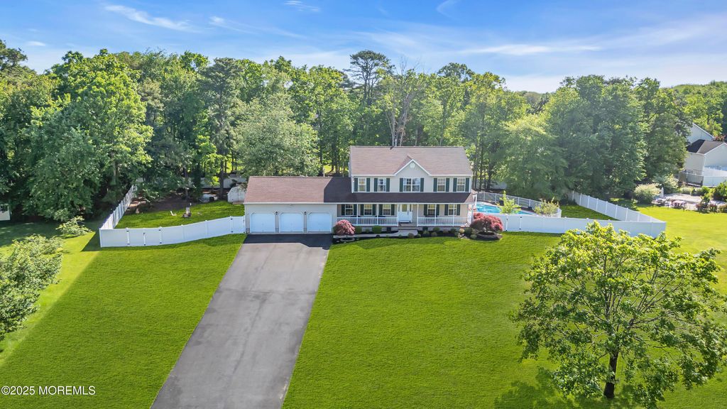 303 Wellington Court, Jackson, NJ 08527