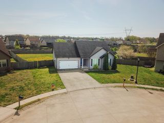 2330 Spike Ct, Clarksville, TN 37040