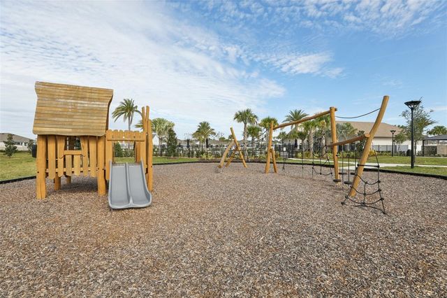 2002 MYRTLE PINE STREET, Kissimmee, FL 34746