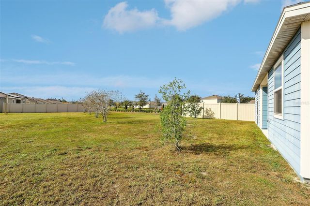 2002 MYRTLE PINE STREET, Kissimmee, FL 34746