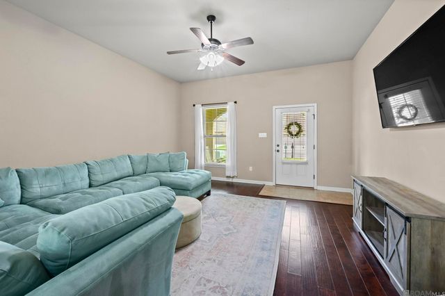 16523 Gallion Dr, Prairieville, LA 70769