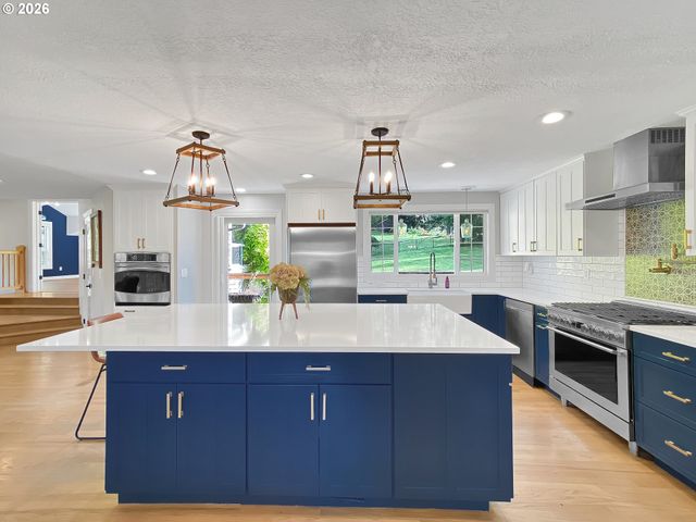 15189 S KIMBERLY Ct, Oregon City, OR 97045