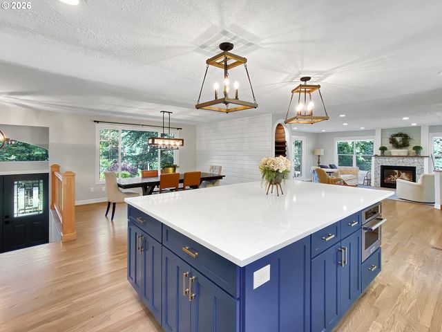 15189 S KIMBERLY Ct, Oregon City, OR 97045