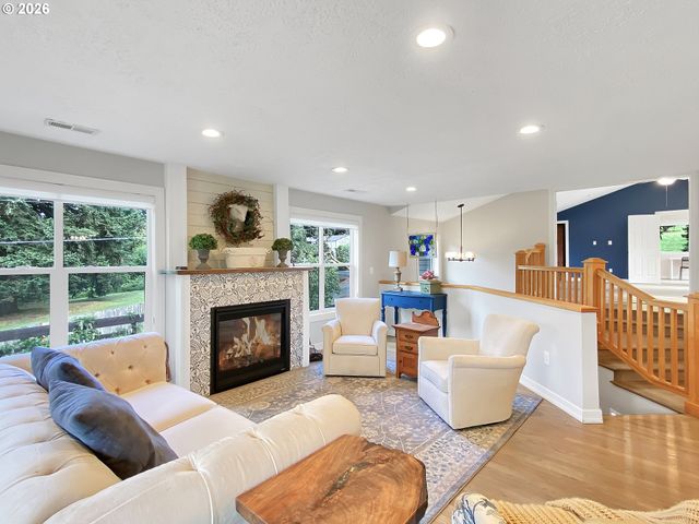 15189 S KIMBERLY Ct, Oregon City, OR 97045