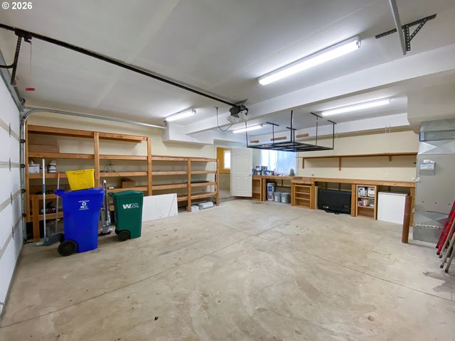 15189 S KIMBERLY Ct, Oregon City, OR 97045