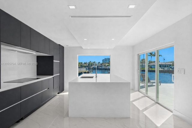 670 SE 7th Avenue, Pompano Beach, FL 33060