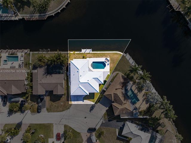 670 SE 7th Avenue, Pompano Beach, FL 33060