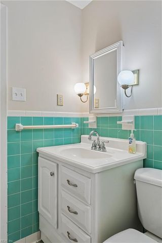 214 Greenland Drive, Yorktown, VA 23693