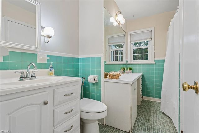 214 Greenland Drive, Yorktown, VA 23693