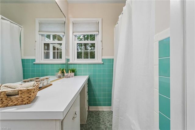 214 Greenland Drive, Yorktown, VA 23693