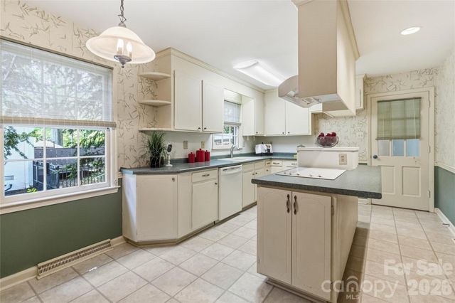 3900 Riverbend Road, Charlotte, NC 28210