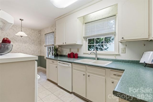 3900 Riverbend Road, Charlotte, NC 28210