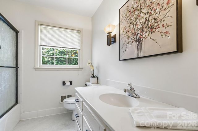 3900 Riverbend Road, Charlotte, NC 28210