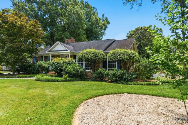 3900 Riverbend Road, Charlotte, NC 28210