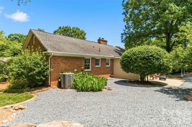 3900 Riverbend Road, Charlotte, NC 28210