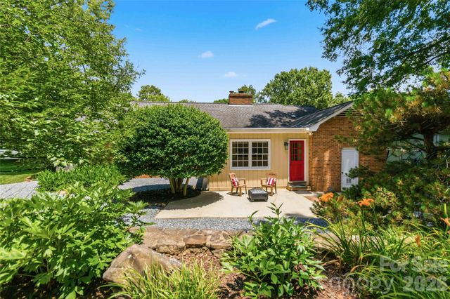 3900 Riverbend Road, Charlotte, NC 28210