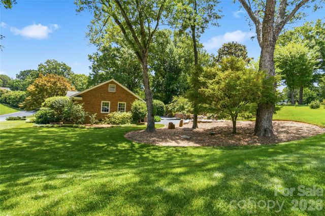 3900 Riverbend Road, Charlotte, NC 28210