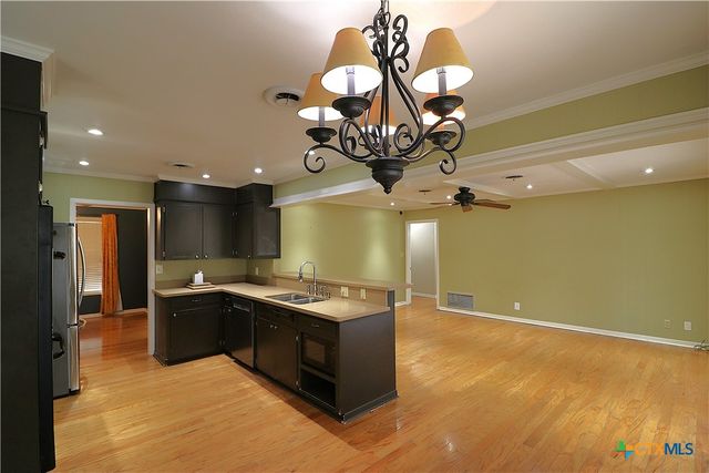 417 Salisbury Lane, Victoria, TX 77904