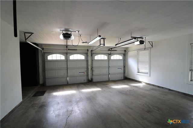 417 Salisbury Lane, Victoria, TX 77904