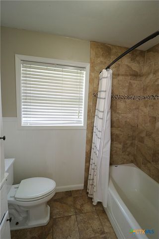 417 Salisbury Lane, Victoria, TX 77904