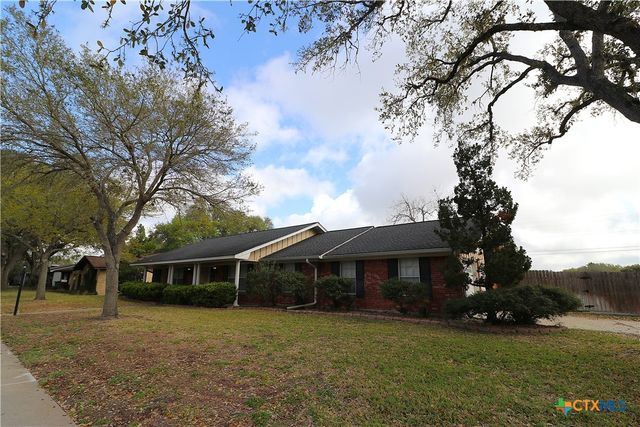 417 Salisbury Lane, Victoria, TX 77904