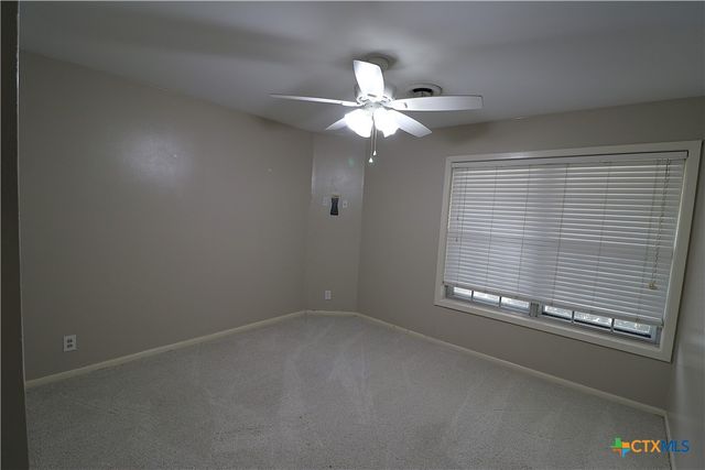 417 Salisbury Lane, Victoria, TX 77904