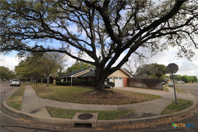 417 Salisbury Lane, Victoria, TX 77904