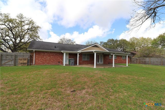 417 Salisbury Lane, Victoria, TX 77904