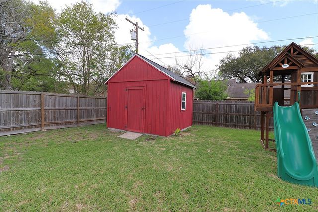 417 Salisbury Lane, Victoria, TX 77904