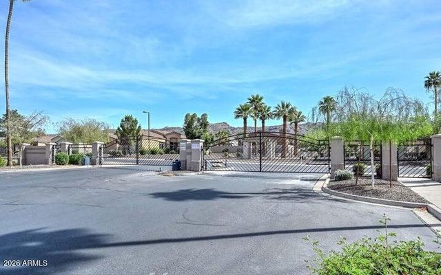 2116 E BEAUTIFUL Lane, Phoenix, AZ 85042