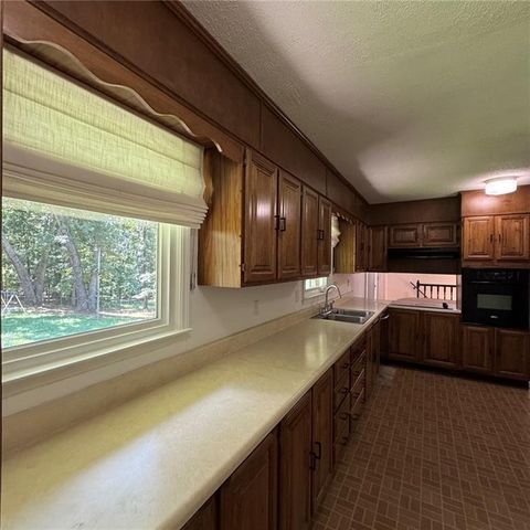 4433 Lake Forest Drive, Oakwood, GA 30566