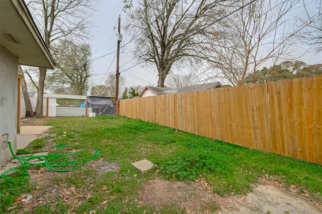 2111 Rosemead Drive B, Pasadena, TX 77506