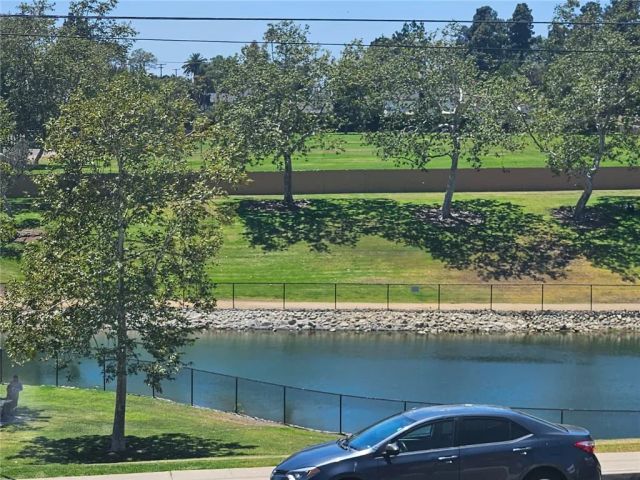 517 S Hewes B, Orange, CA 92869