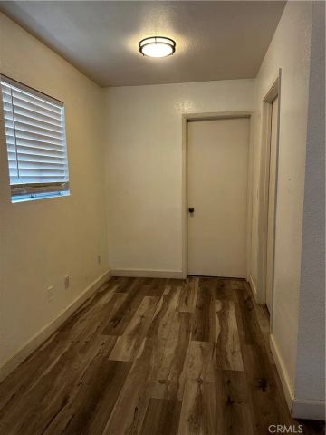 517 S Hewes B, Orange, CA 92869