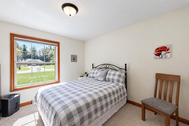 3330 TARRAGON TRAIL, Green Bay, WI 54313