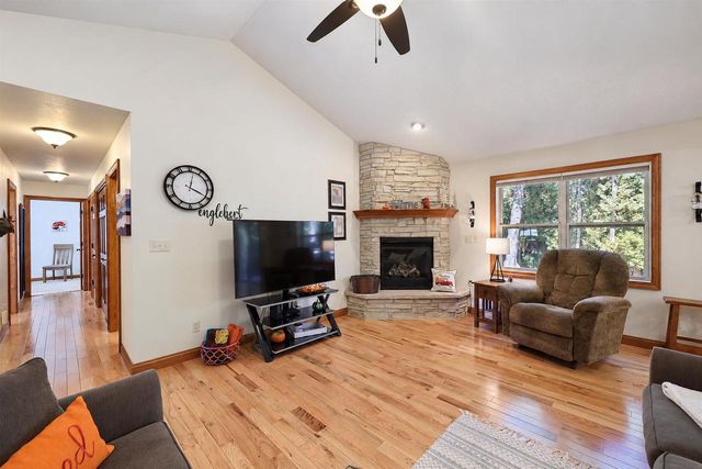 3330 TARRAGON TRAIL, Green Bay, WI 54313