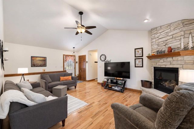 3330 TARRAGON TRAIL, Green Bay, WI 54313