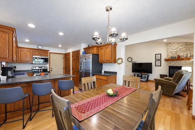 3330 TARRAGON TRAIL, Green Bay, WI 54313