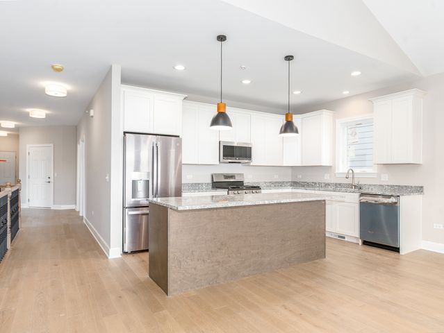 1452 Somerset Place, Barrington, IL 60010