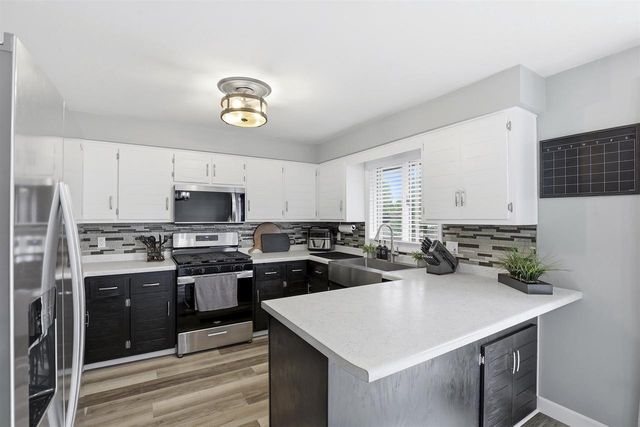 3236 S WHIP POOR WILL LANE, Appleton, WI 54915