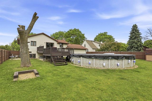 3236 S WHIP POOR WILL LANE, Appleton, WI 54915