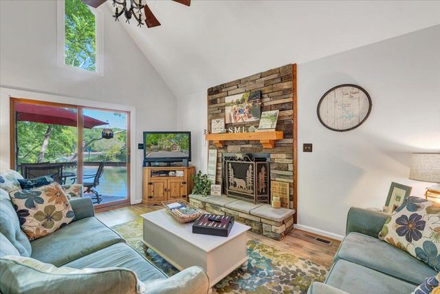 1101 ANGELA CT, Moneta, VA 24121