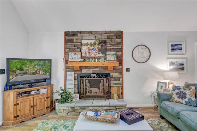 1101 ANGELA CT, Moneta, VA 24121